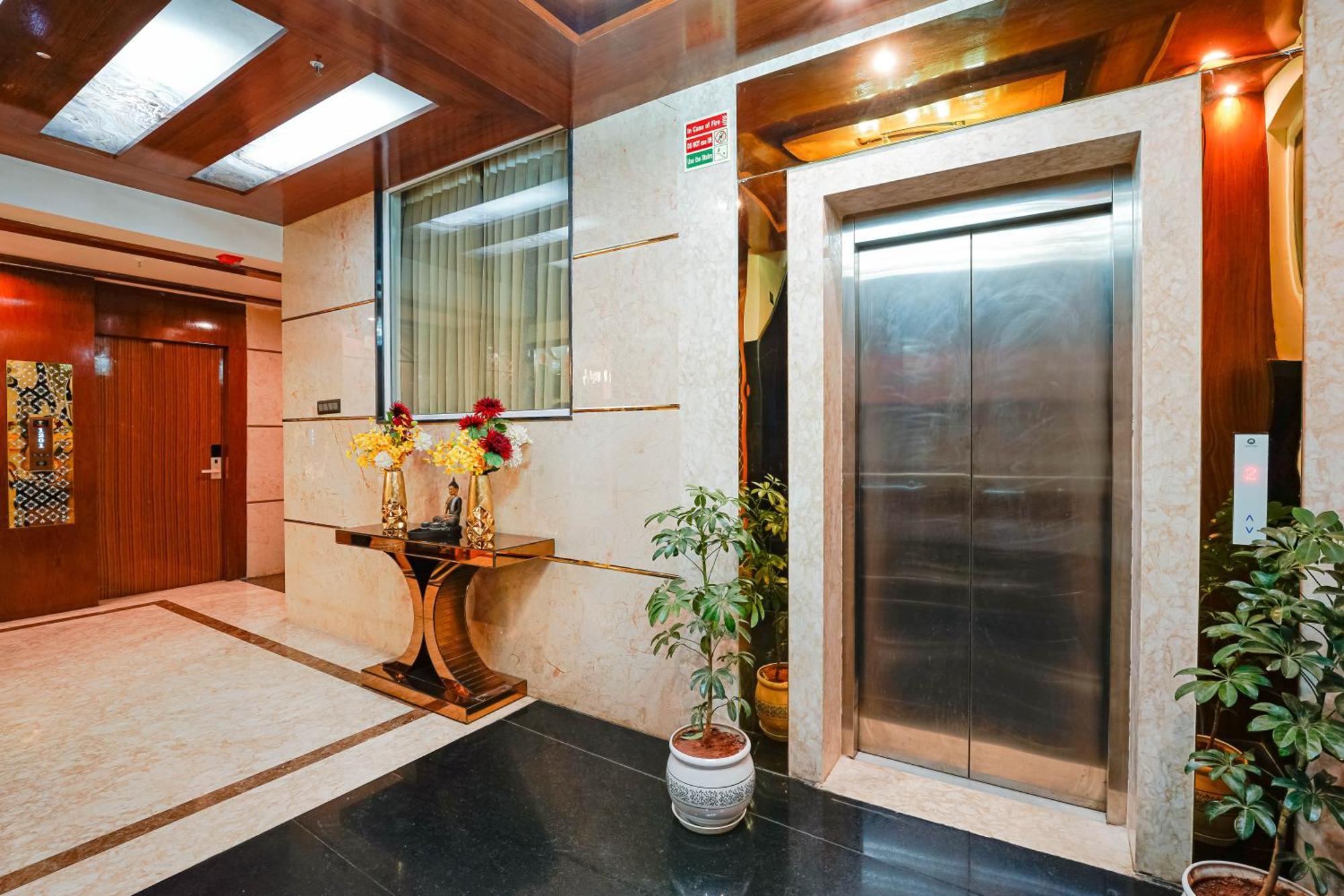 Kingston Hotel Bangalore Exterior foto